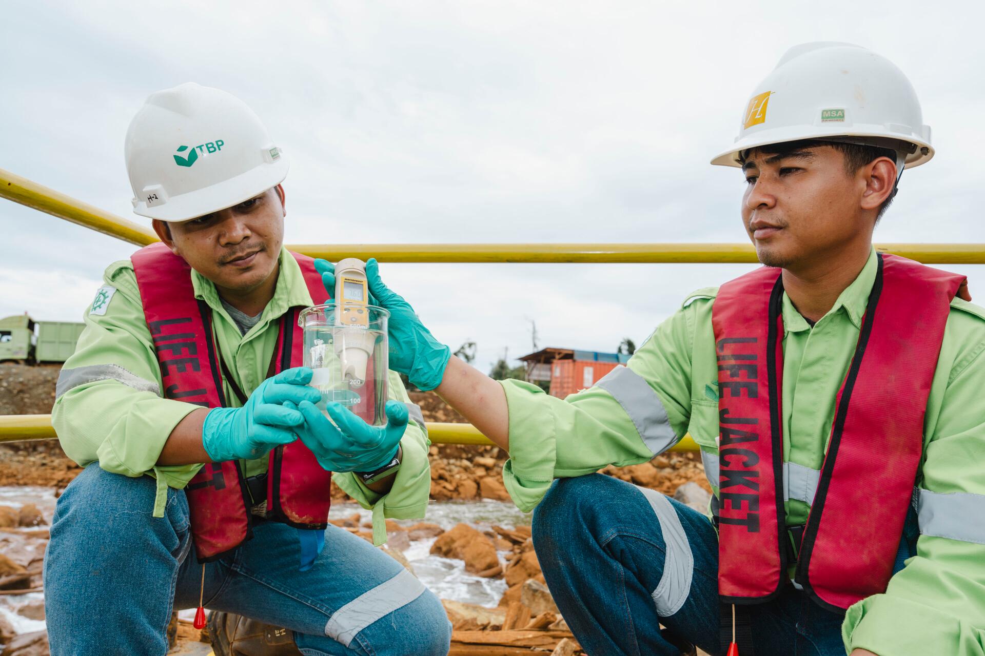 Kolaborasi Harita Nickel dan Masyarakat dalam Menjaga Air di desa Kawasi