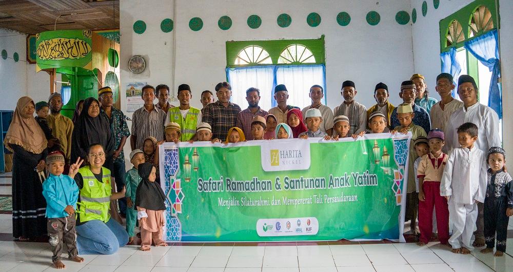 Safari Ramadan Around Obi Island, Harita Nickel Distributes Donations and Eid Gifts
