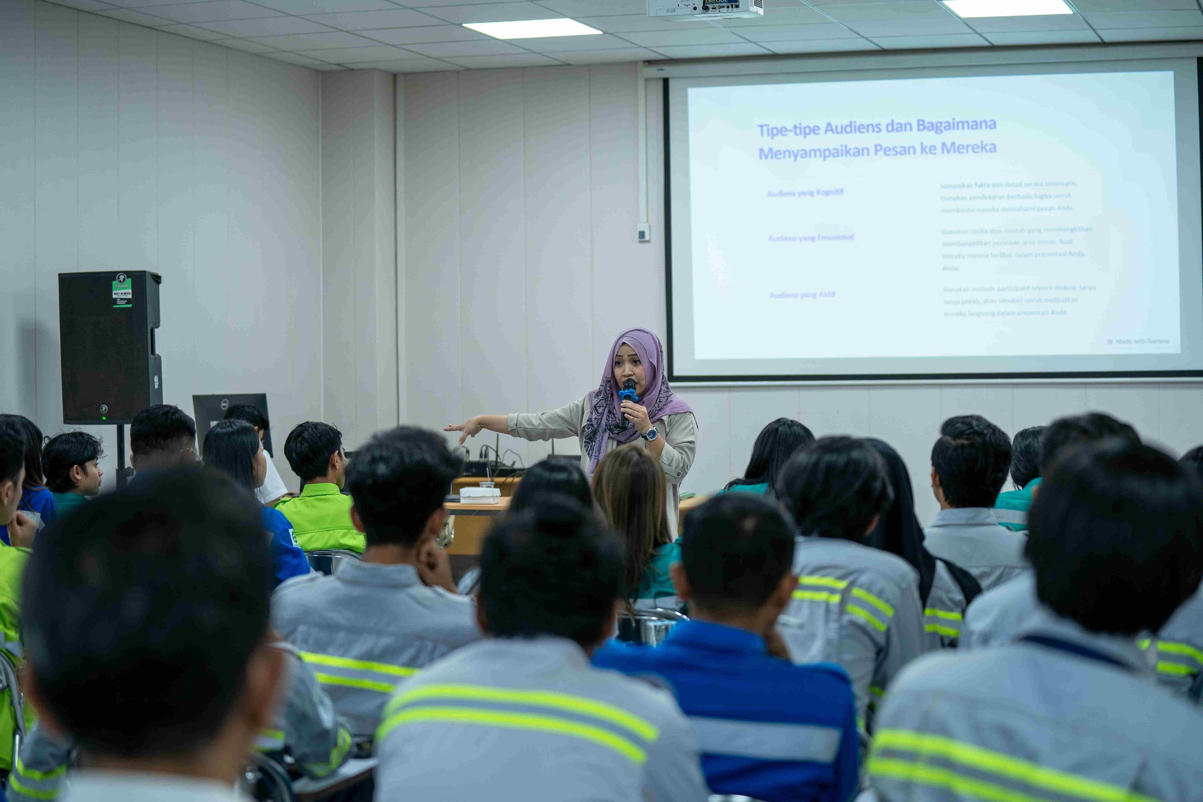 Tingkatkan Skill Komunikasi Insan Harita, Departemen Corporate Communications Gelar Pelatihan Public Speaking